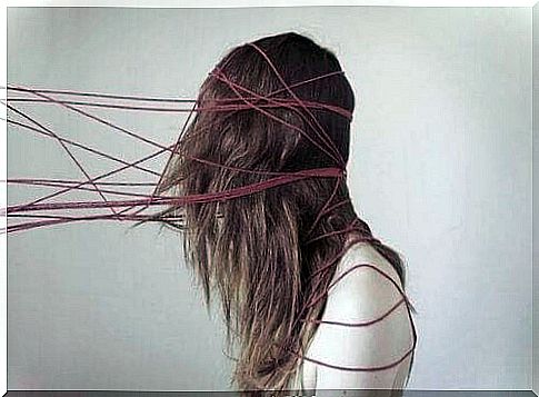 woman-with-threads