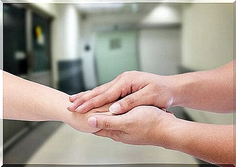 Hands shaking a hand