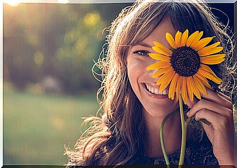 girl-with-sunflower