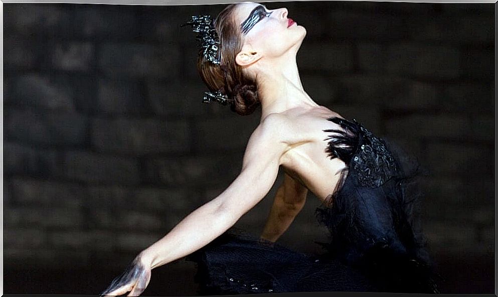 Ballerina plays the black swan